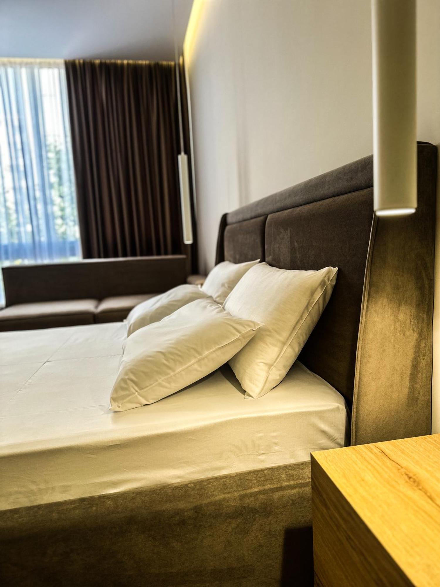 דורס Alexander Rooms & Apartments מראה חיצוני תמונה