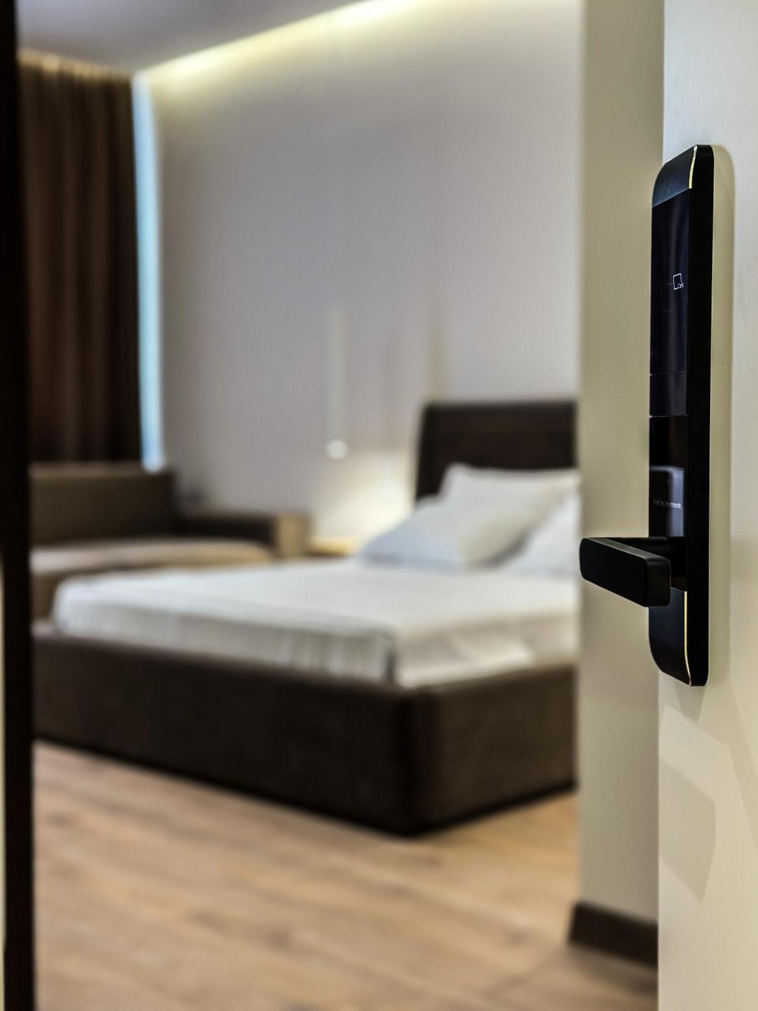 דורס Alexander Rooms & Apartments מראה חיצוני תמונה