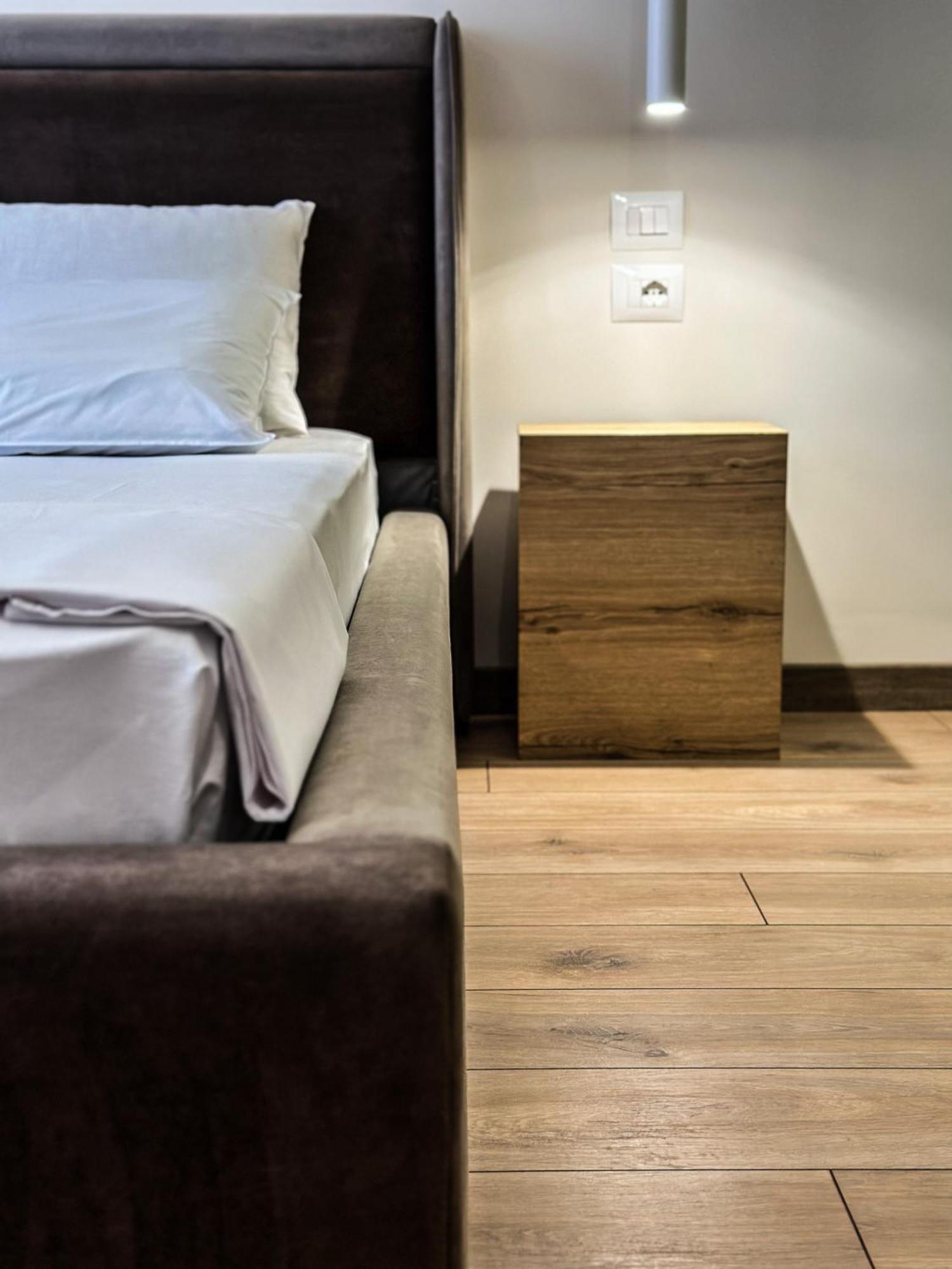 דורס Alexander Rooms & Apartments מראה חיצוני תמונה