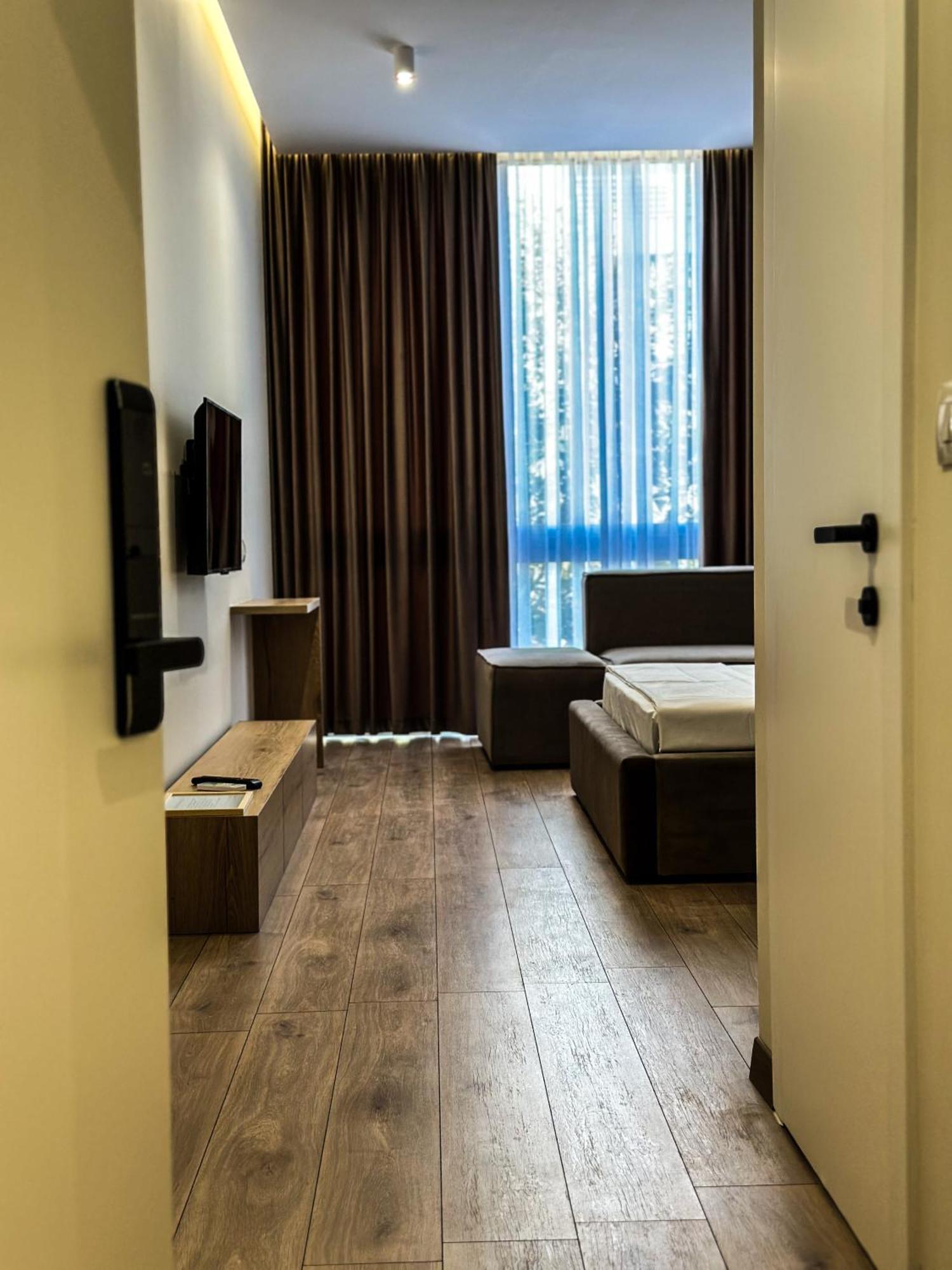דורס Alexander Rooms & Apartments מראה חיצוני תמונה