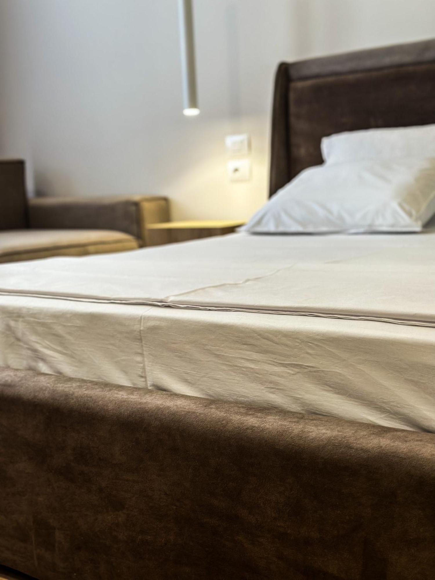 דורס Alexander Rooms & Apartments מראה חיצוני תמונה