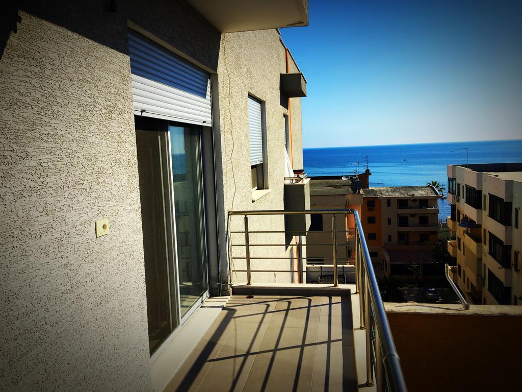 דורס Alexander Rooms & Apartments מראה חיצוני תמונה