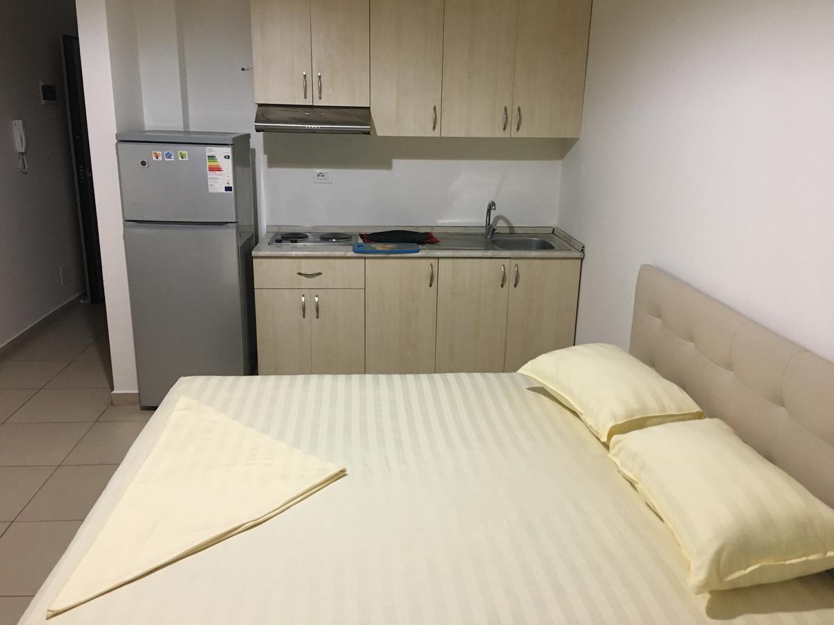 דורס Alexander Rooms & Apartments מראה חיצוני תמונה
