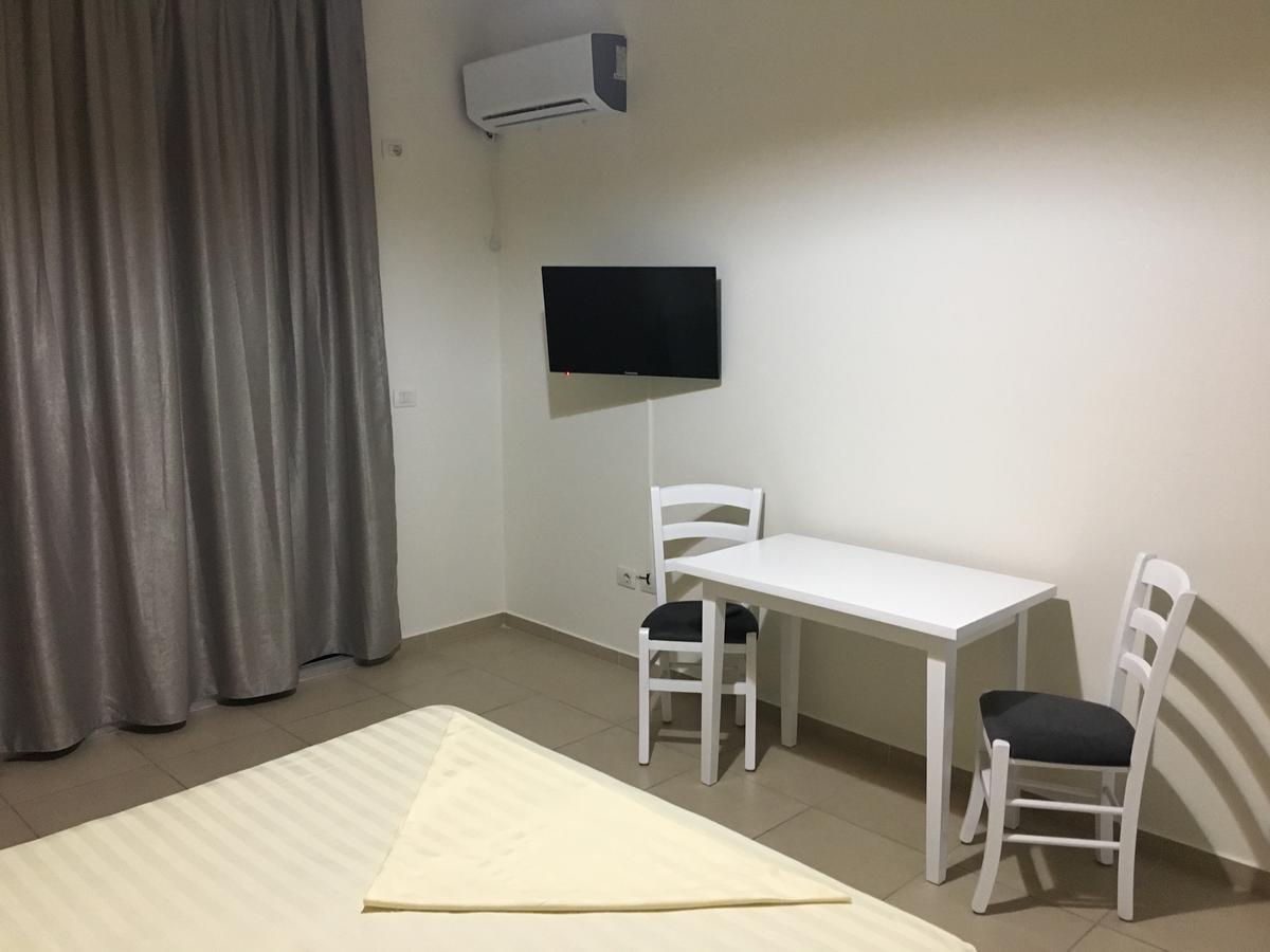 דורס Alexander Rooms & Apartments מראה חיצוני תמונה