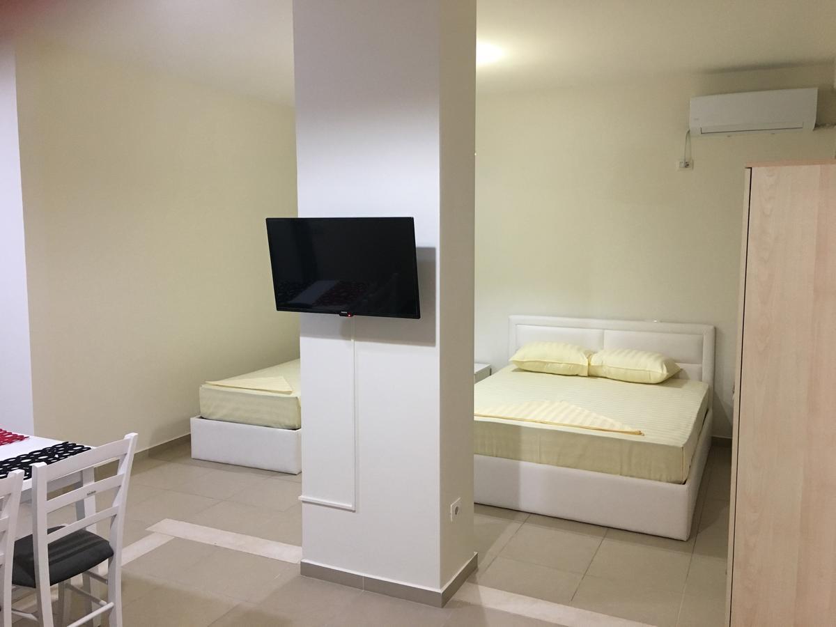 דורס Alexander Rooms & Apartments מראה חיצוני תמונה