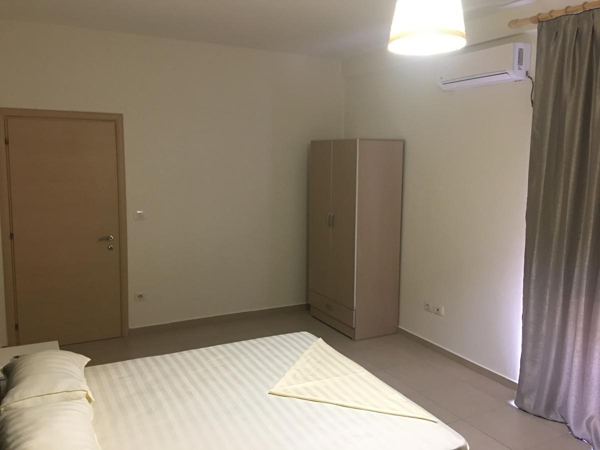 דורס Alexander Rooms & Apartments מראה חיצוני תמונה